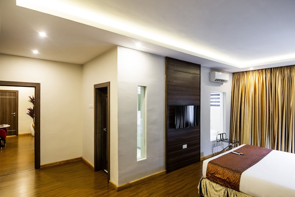 Bon Hotel Delta 18/50