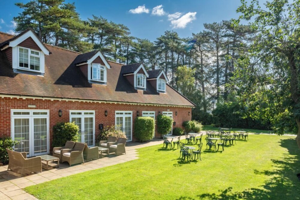 Beaulieu Hotel 43/50