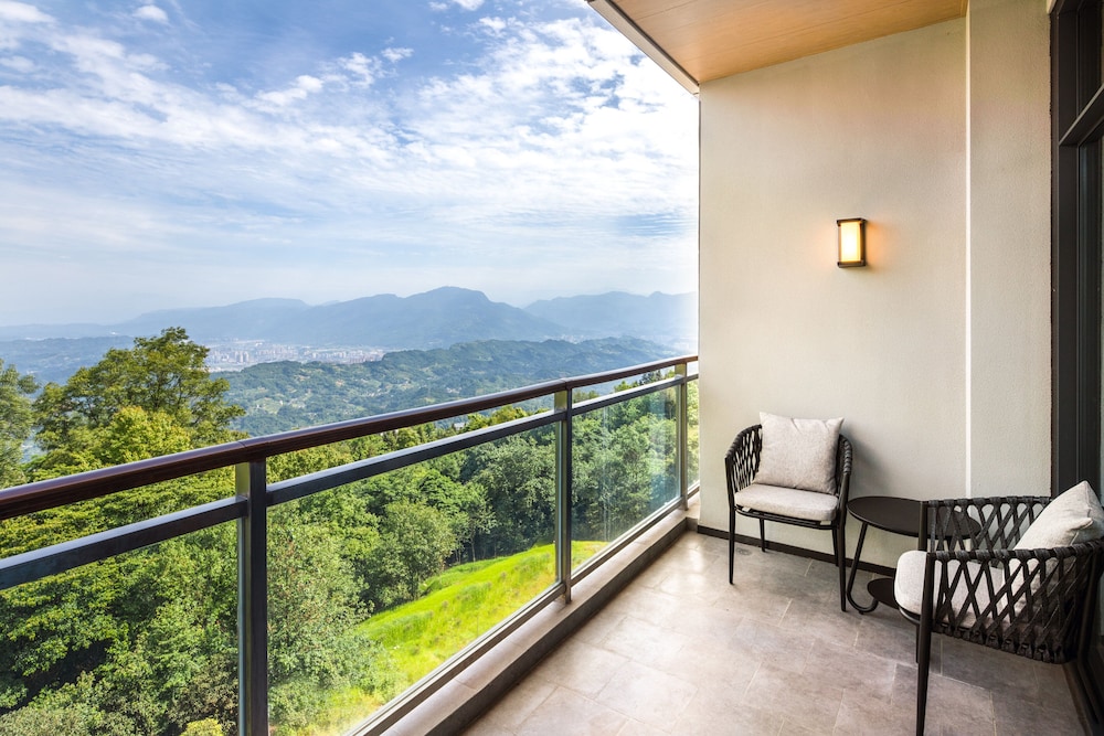 Holiday Inn Resort Mengding Mountain 15/71