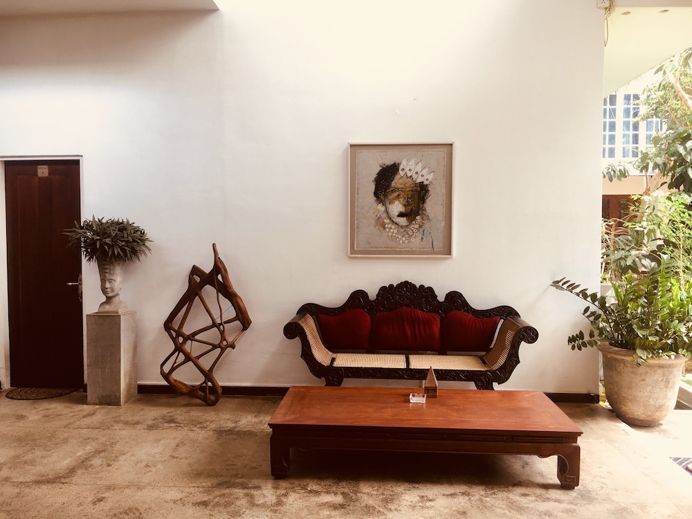 Gomez Place 50/68