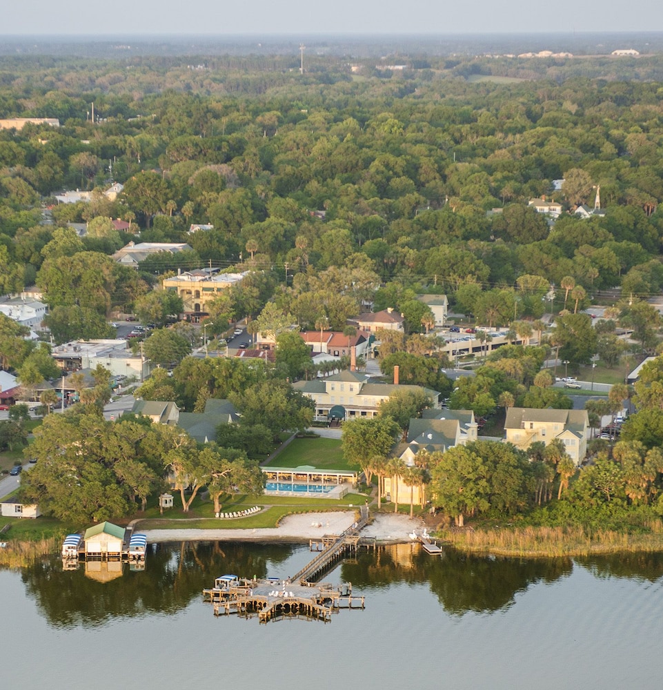 Lakeside Inn 50/67