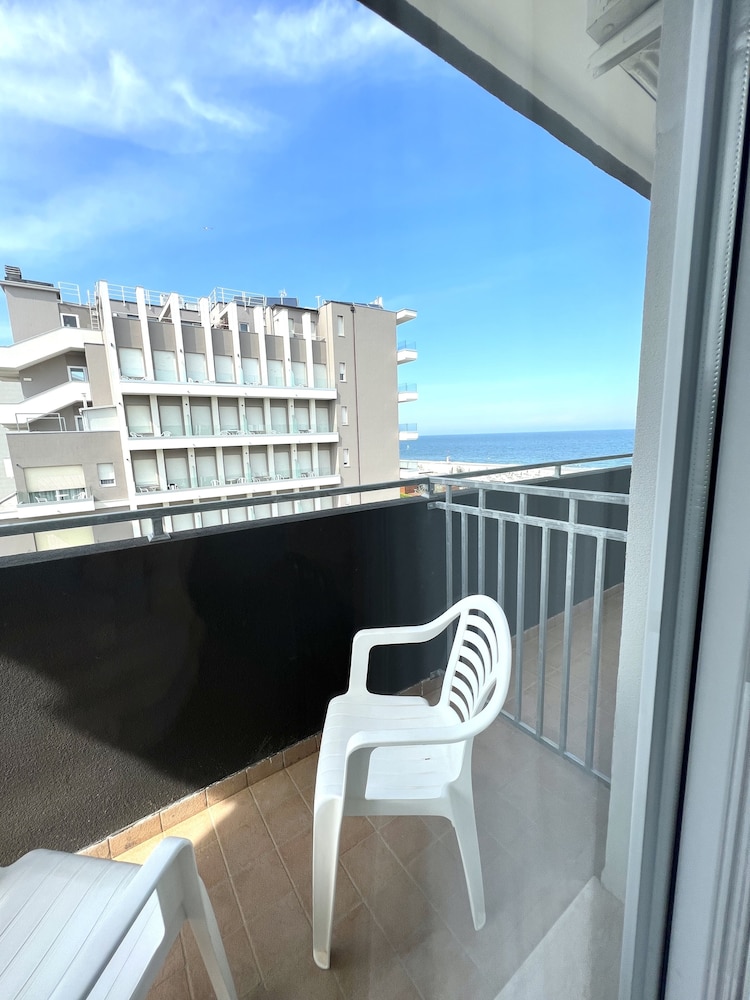 Hotel Montecarlo 6/50