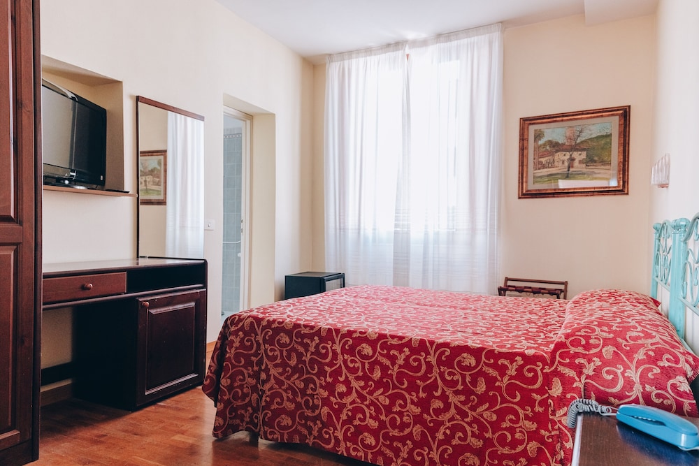 Hotel Savoia E Campana 30/72