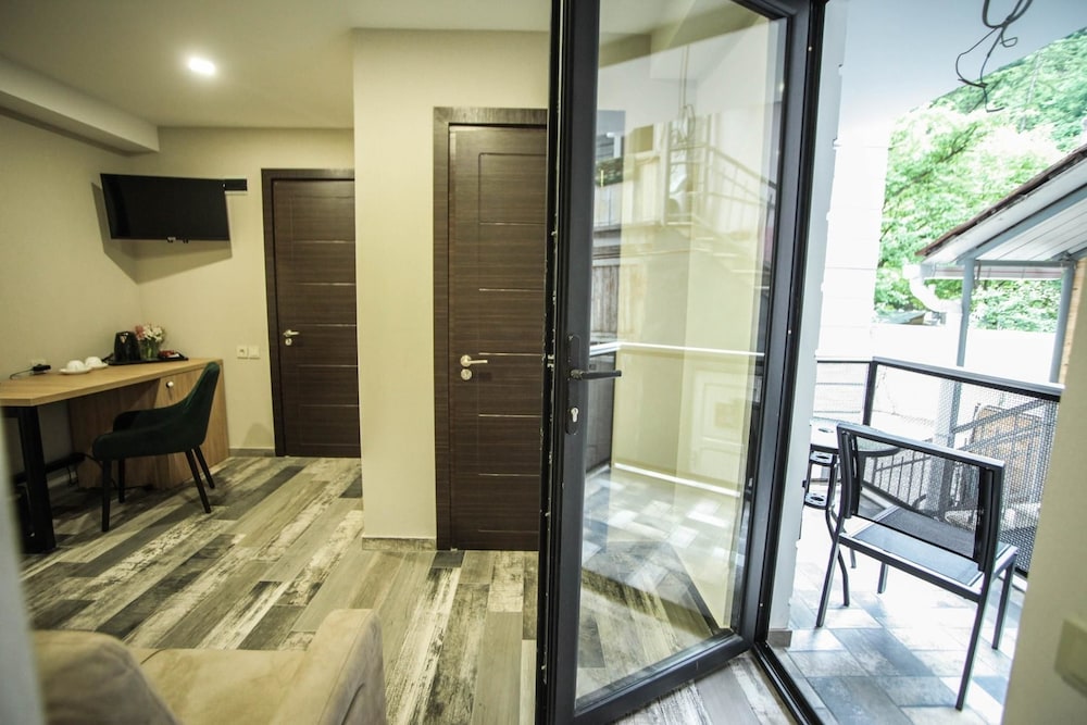 Borjomi Underwood Hotel 45/60