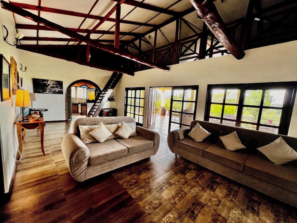 Pink Flamingo Boutique Hotel 34/48