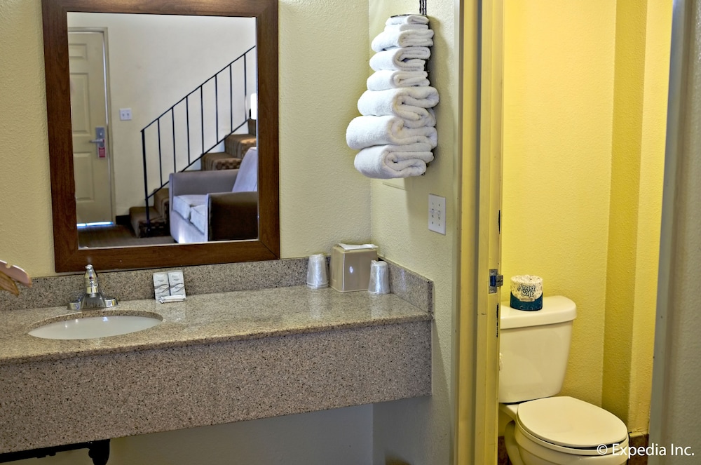 Lemon Heights Inn 57/58