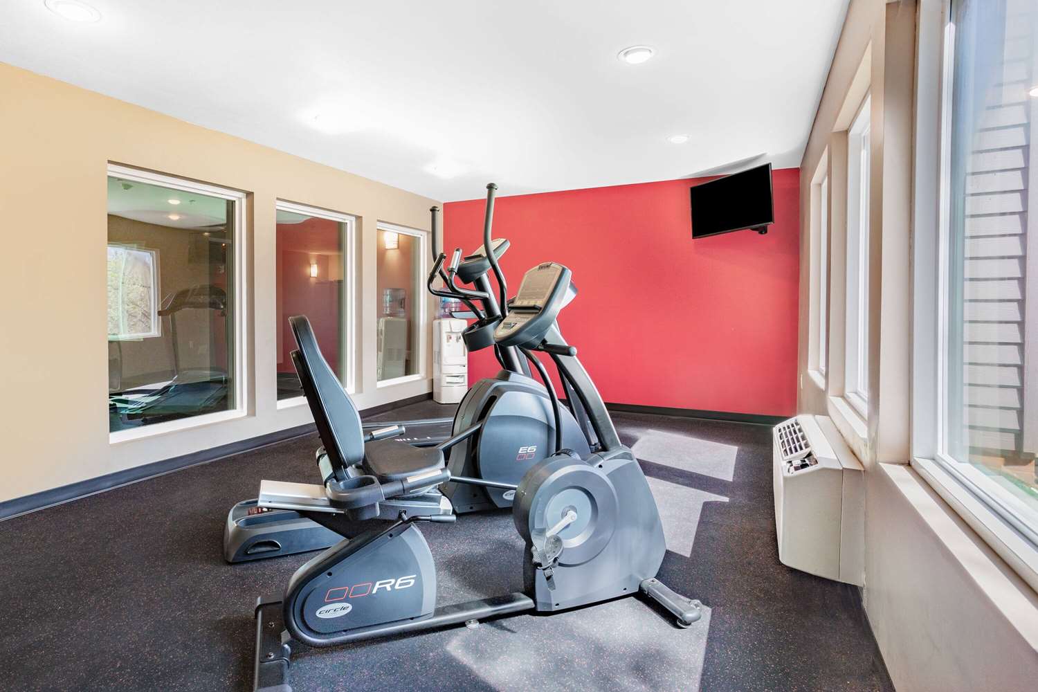 Ramada By Wyndham Hendersonville 11/22