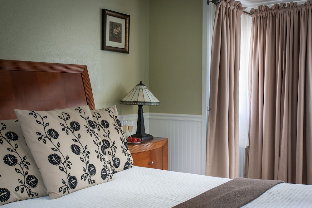 Craftsman Inn 10/70