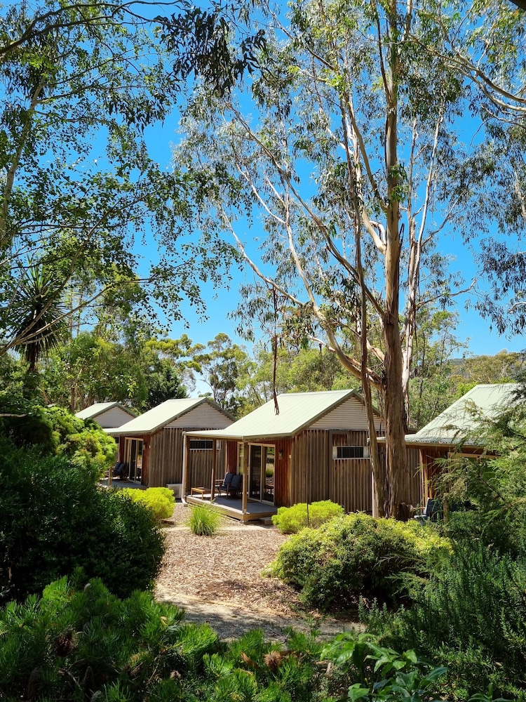 D'Altons Resort 46/50