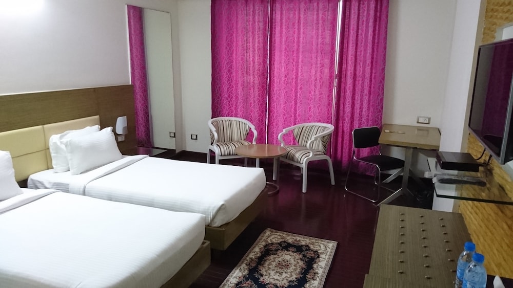 Rosewood International Hotel 20/50