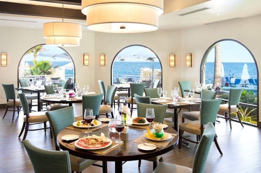 Oyster Bay Beach Resort 34/48