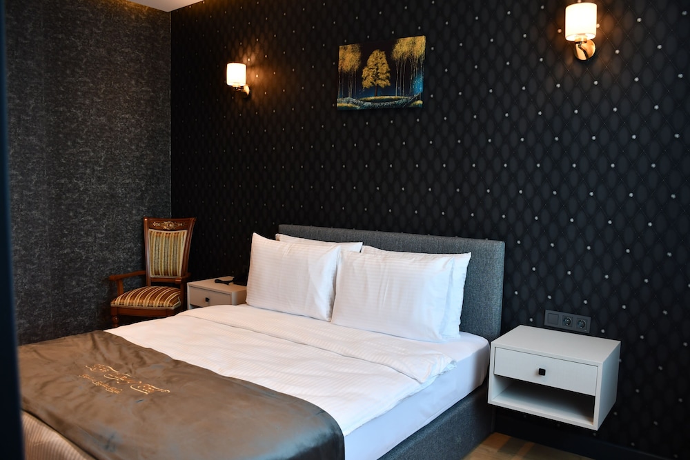 Hmz Luxury Hotel 12/29