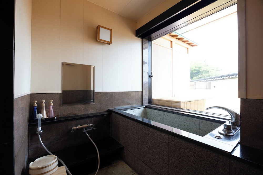 Hotel Konanso 40/50