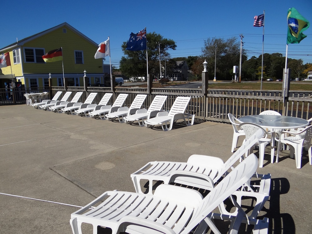 Jonathan Edwards Motel 13/65
