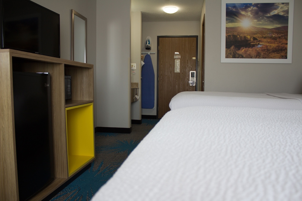 Days Inn by Wyndham Colby 4/32