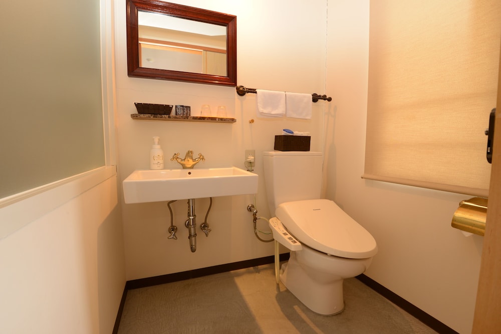 Van Cortlandt Hotel 43/48