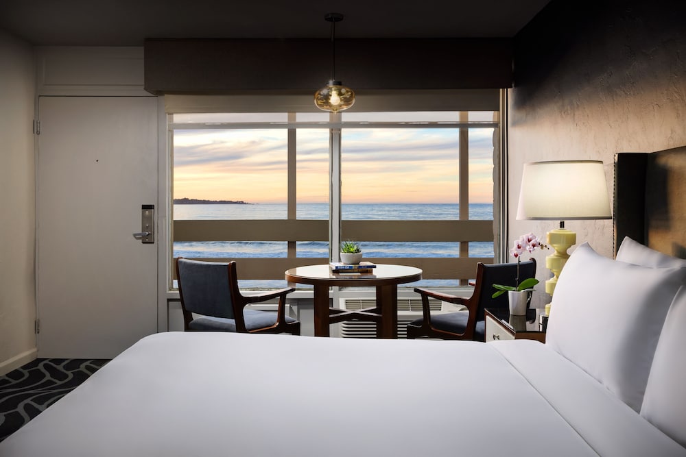 Monterey Beach Hotel, a Tribute Portfolio Hotel 22/83