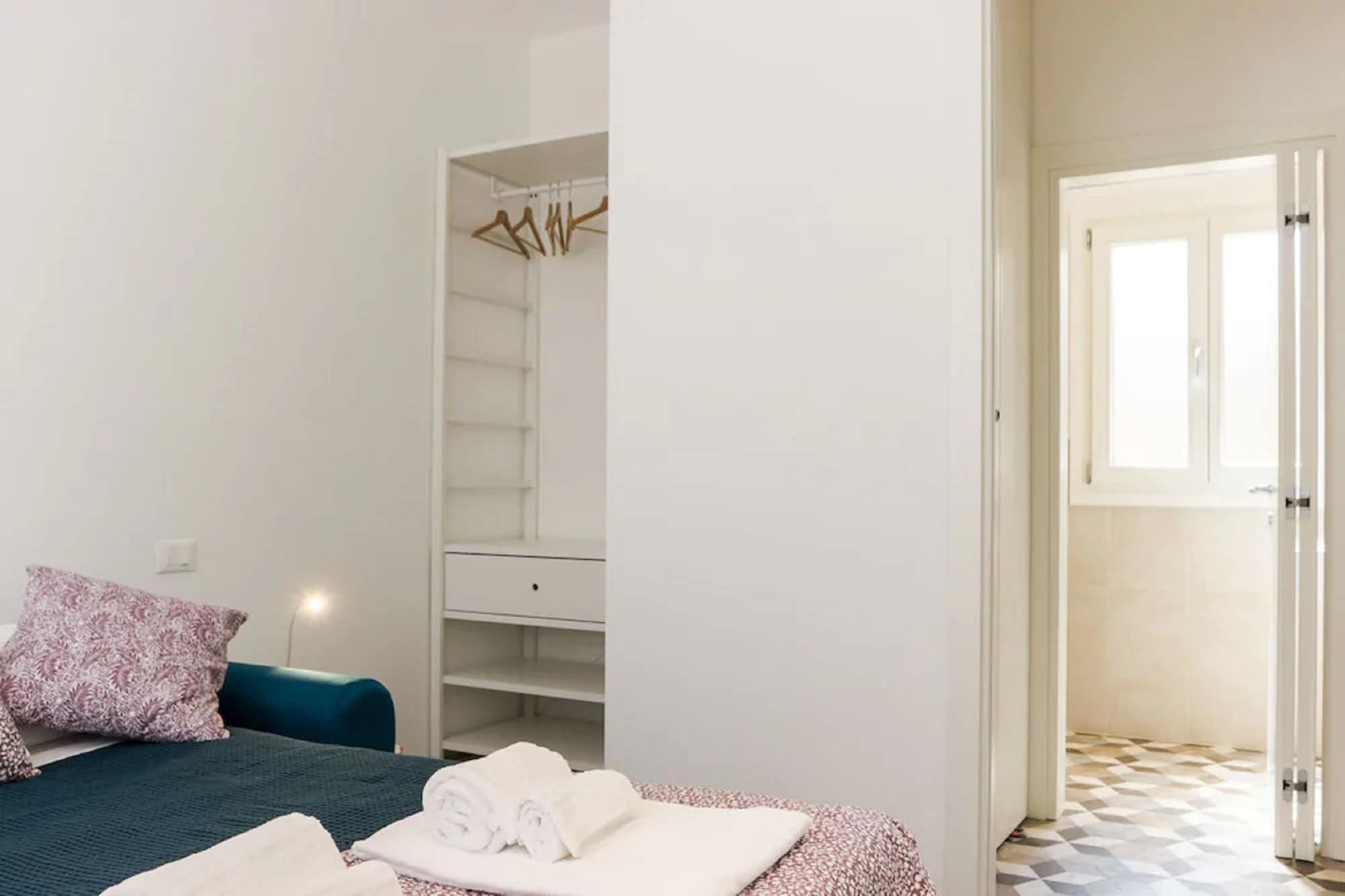 1 Bedroom, Deluxe, Apartment, 1 Queen and 1 Single Bed
