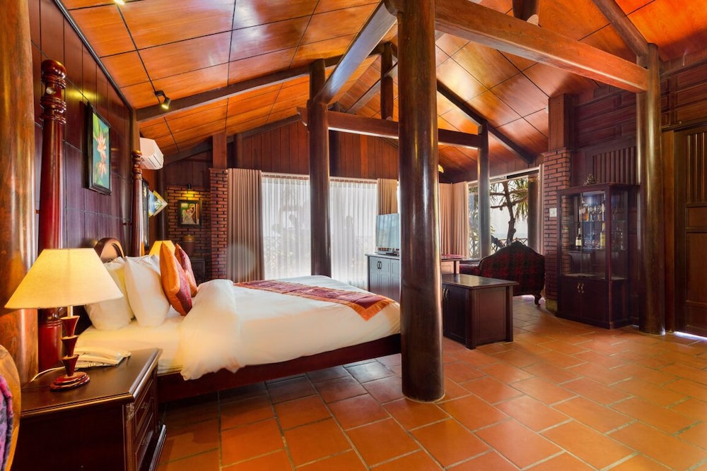 Hoang Ngoc Beach Resort 51/87