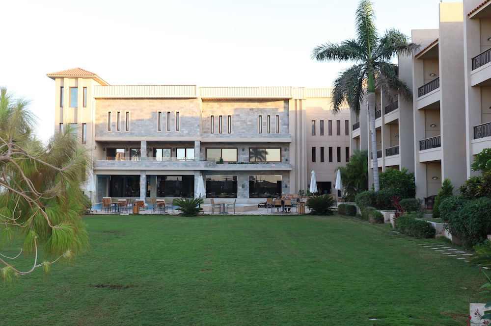 Panacea Resort 3/43