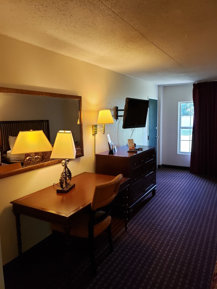 Select Inn Murfreesboro 48/60