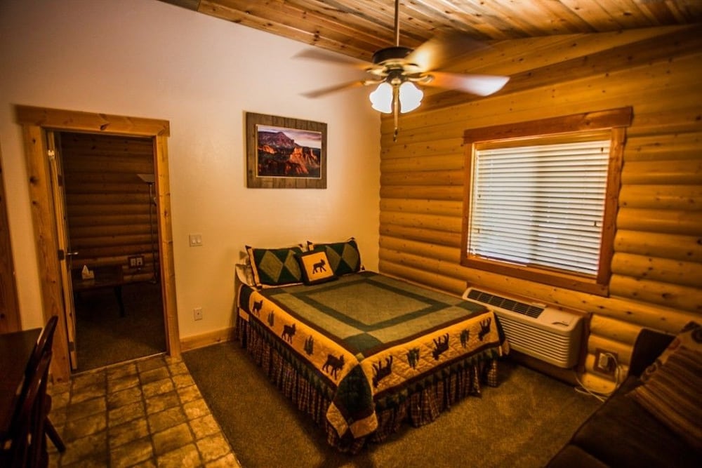 Bryce Country Cabins 40/70