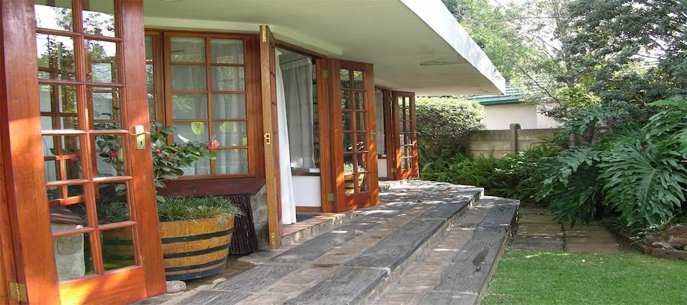 Cosy Den B&B Luxury Guest House Style 11/11