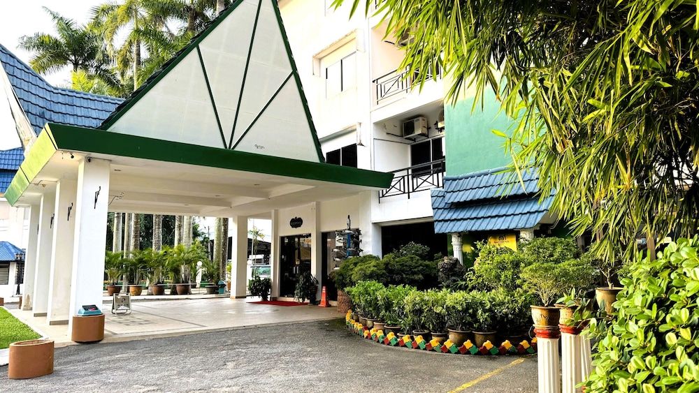 OYO 1236 Hotel Green Park 7/58