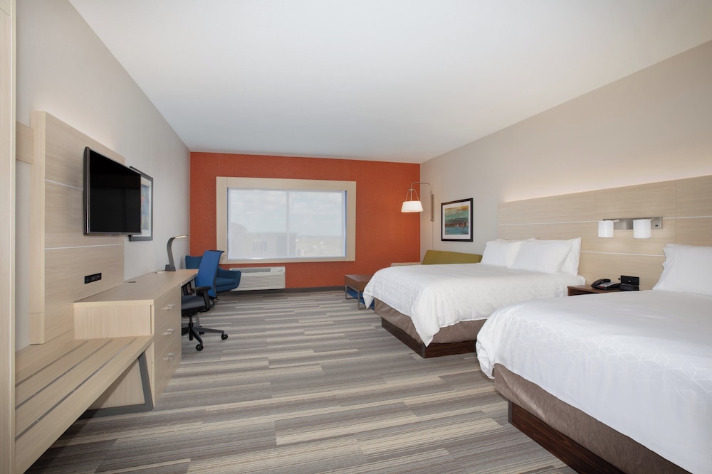 Standard, 2 Queen Beds, Extra Floor Space