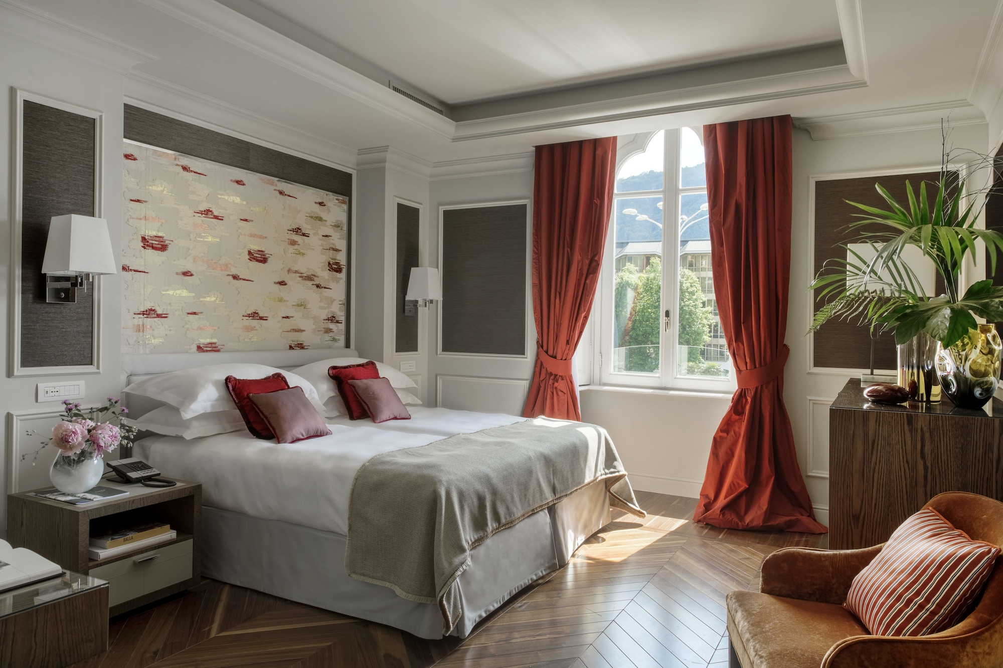 Deluxe, King Bed