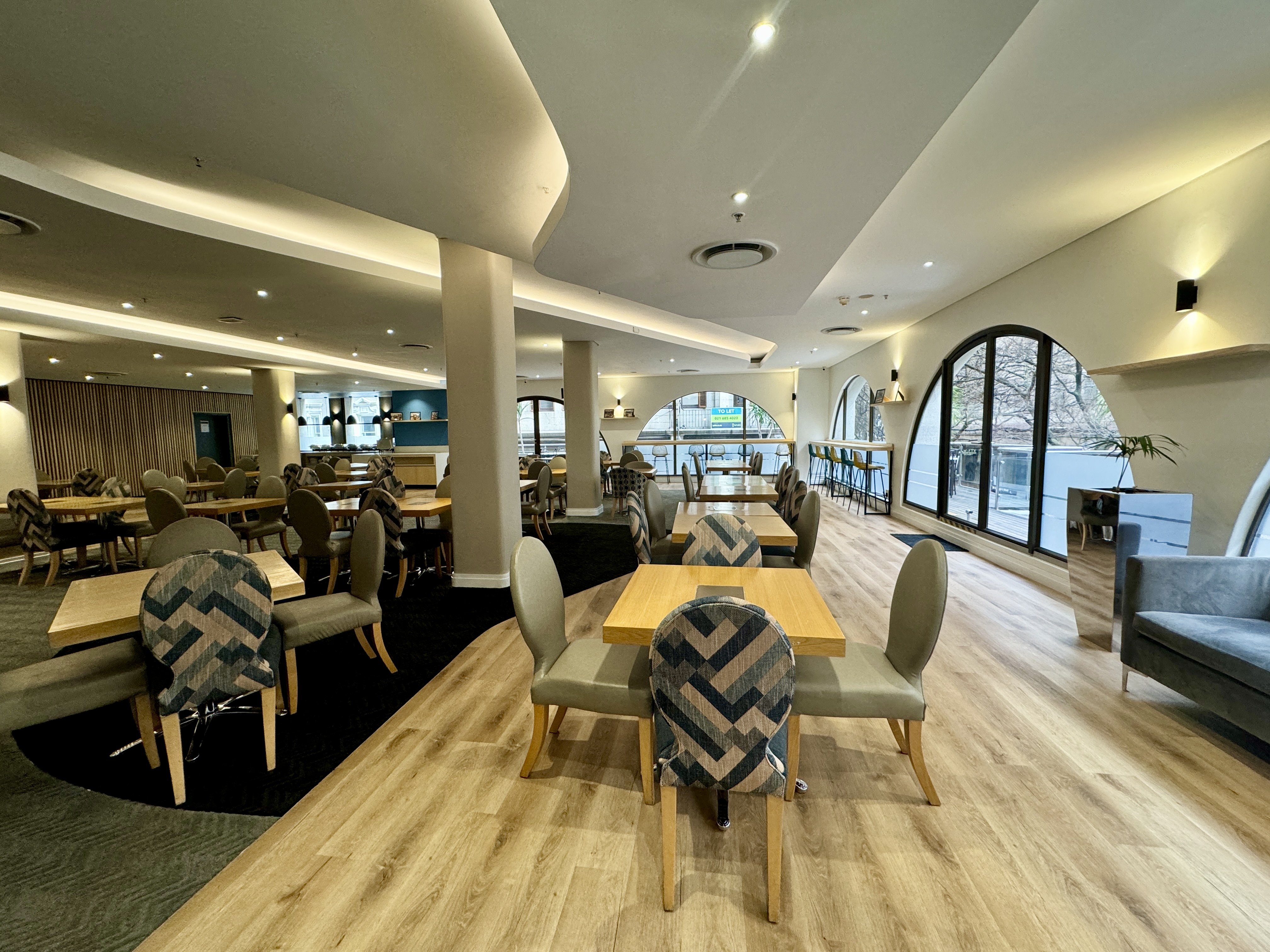 HOLIDAY INN EXPRESS CAPE TOWN CITY CENTRE 23/50