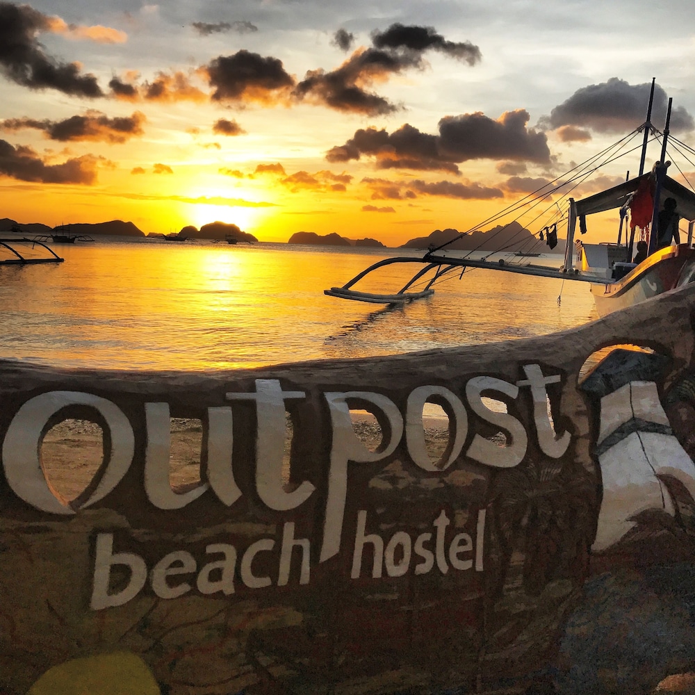 Outpost Beach Hostel - Adults Only photo3