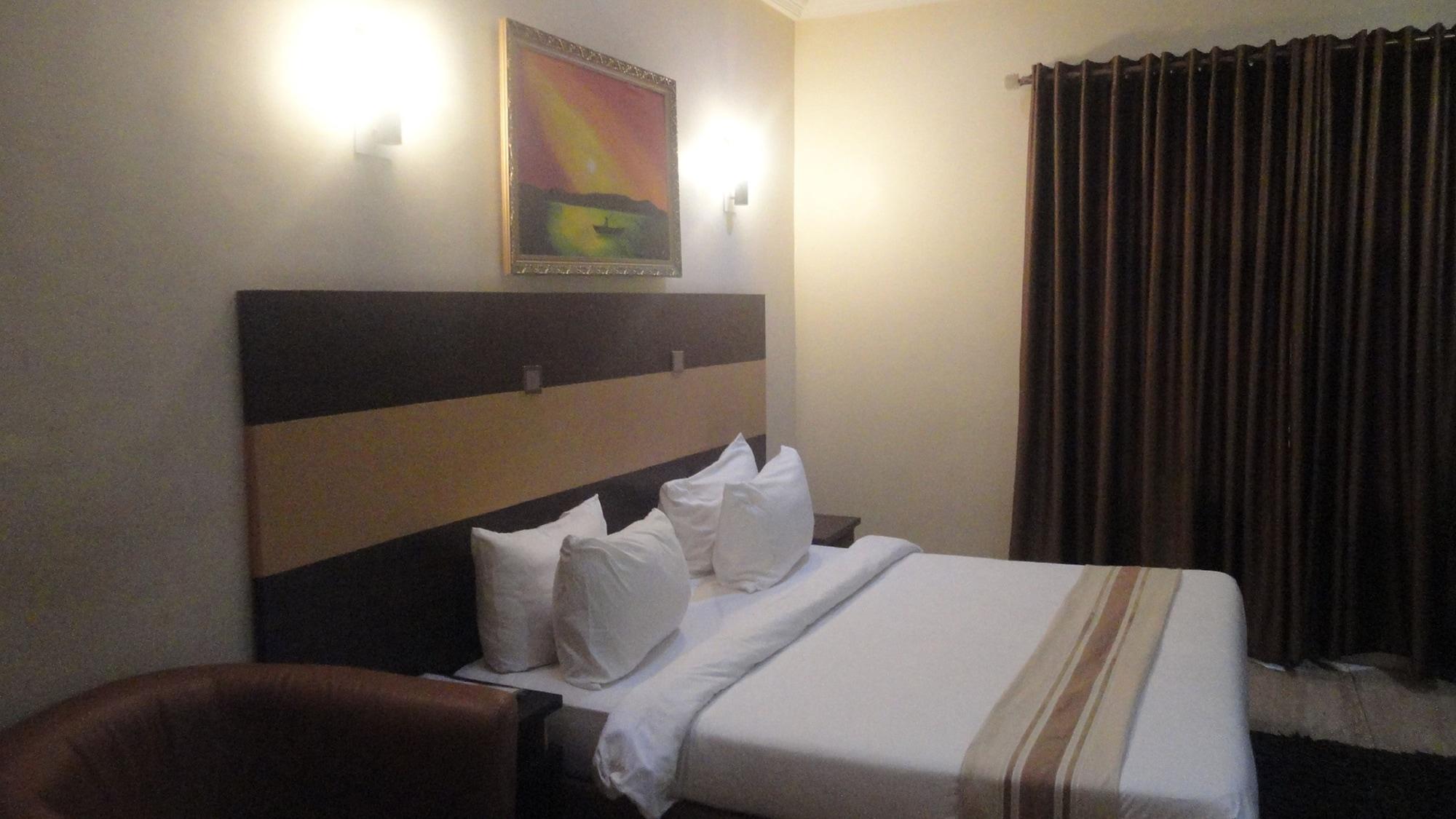 Caesar's Court Hotel And Suites 9/16