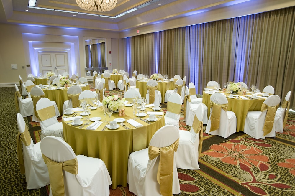Airtel Plaza Hotel and Conference Center 57/62