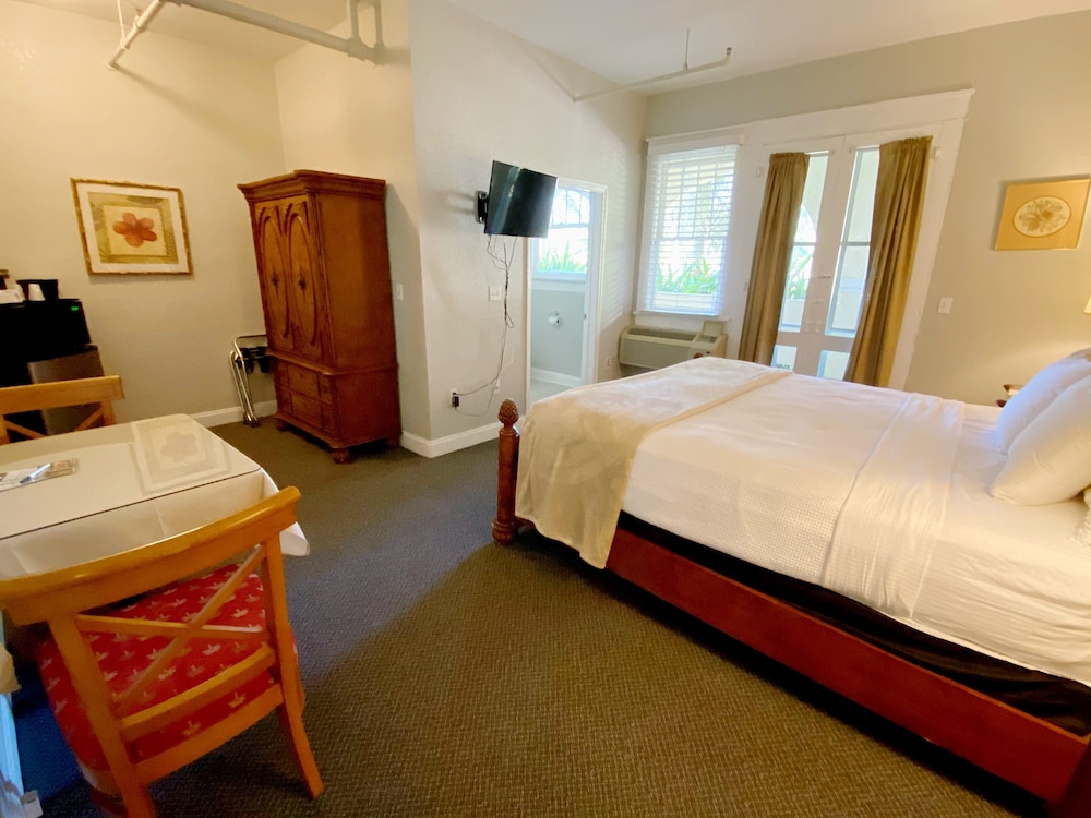 PREMIER, KING BED, GARDEN VIEW, TERRACE
