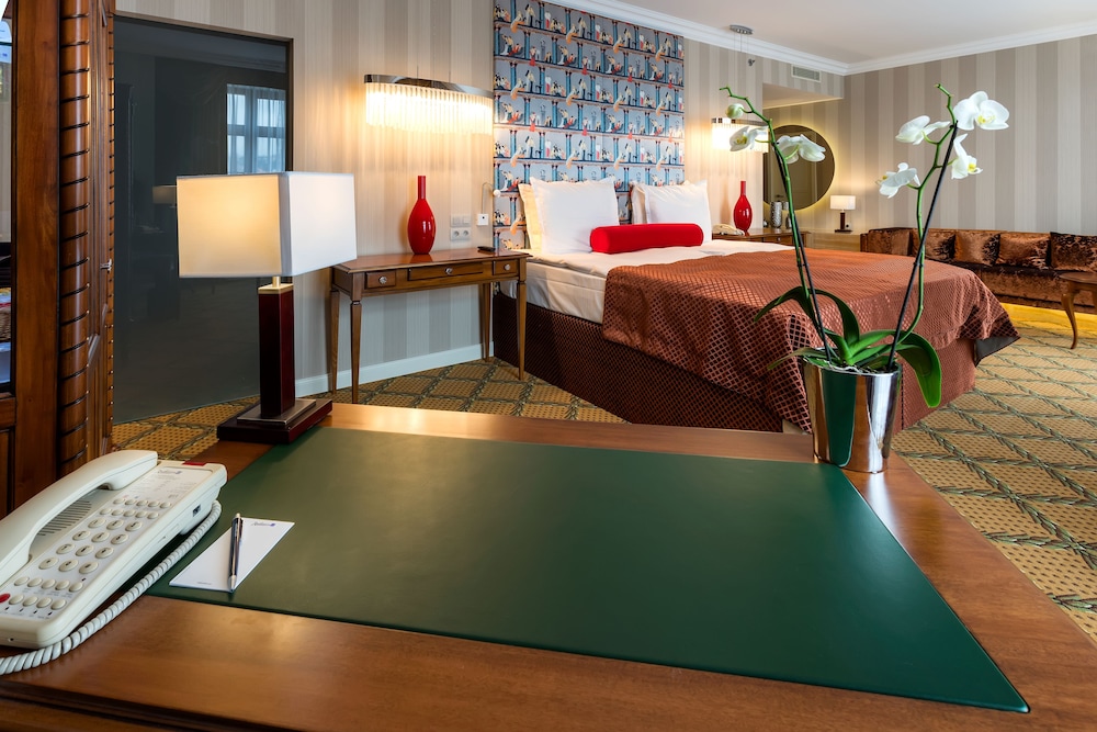 Radisson Blu Carlton 51/73