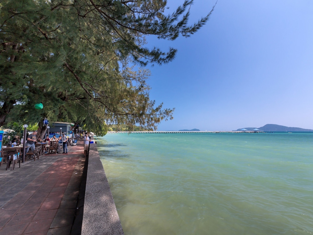 Phuket Sea Resort 40/50