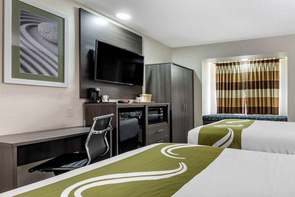 Quality Inn & Suites Longview I-20 23/35
