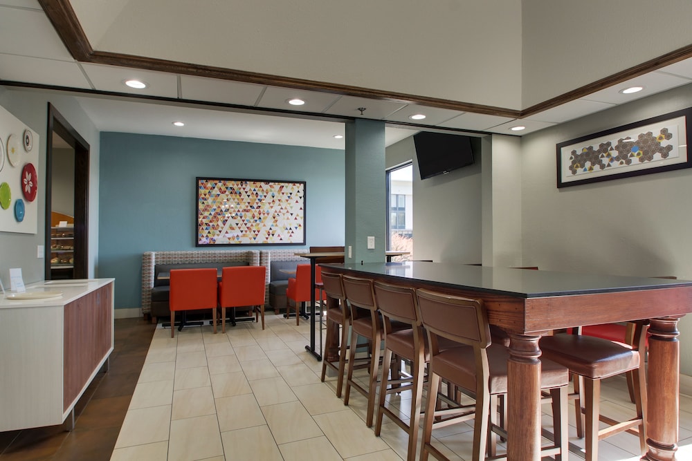 Holiday Inn Express Suites Lebanon 46/57