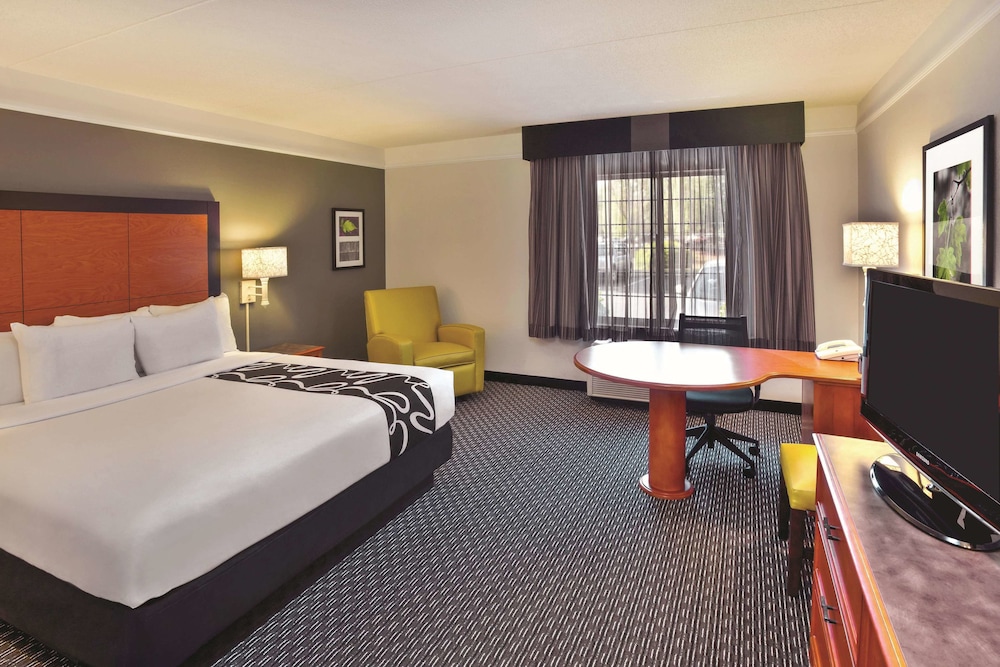 La Quinta Inn & Suites by Wyndham Birmingham Homewood 24/59