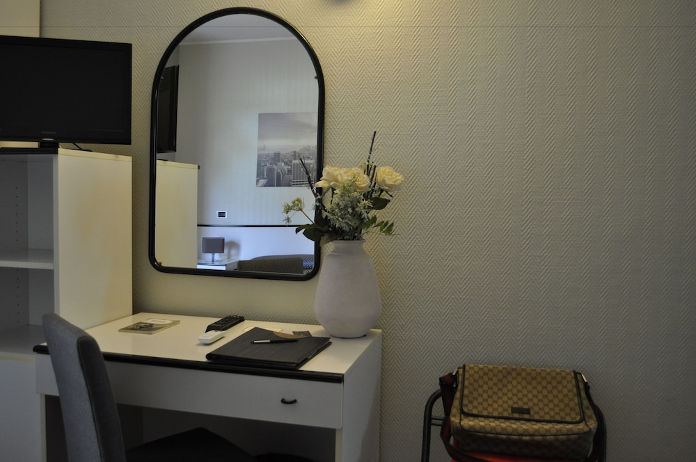 Hotel Est 38/42