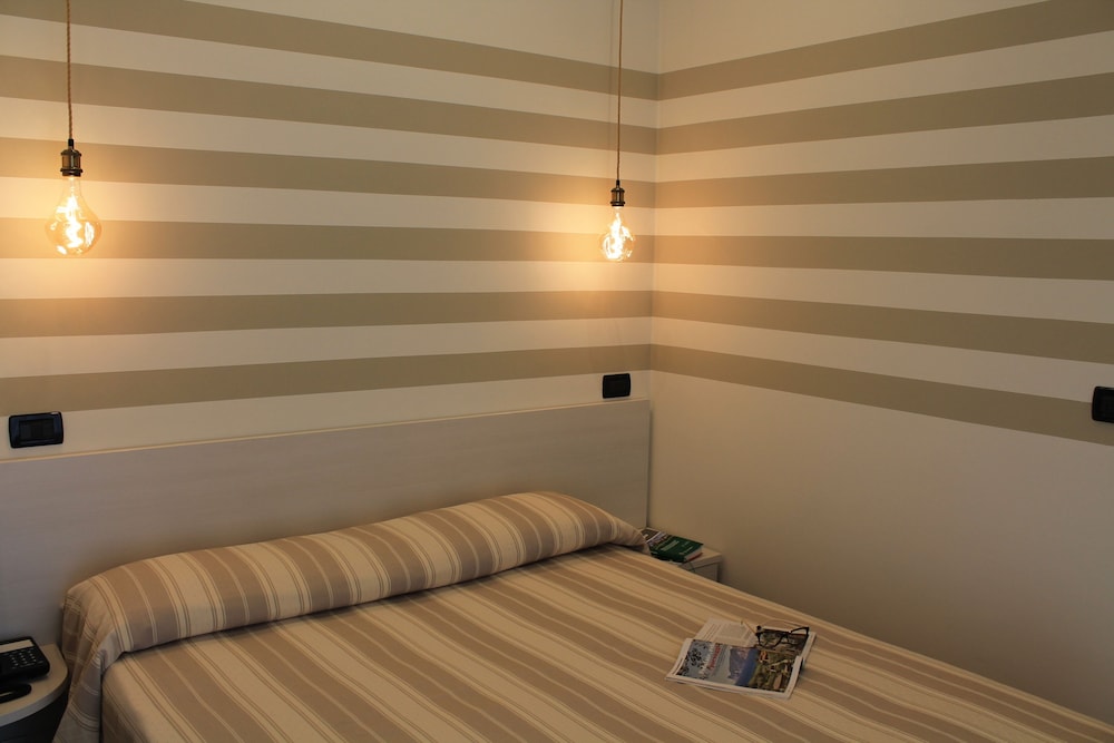 Hotel Piccinelli 40/63