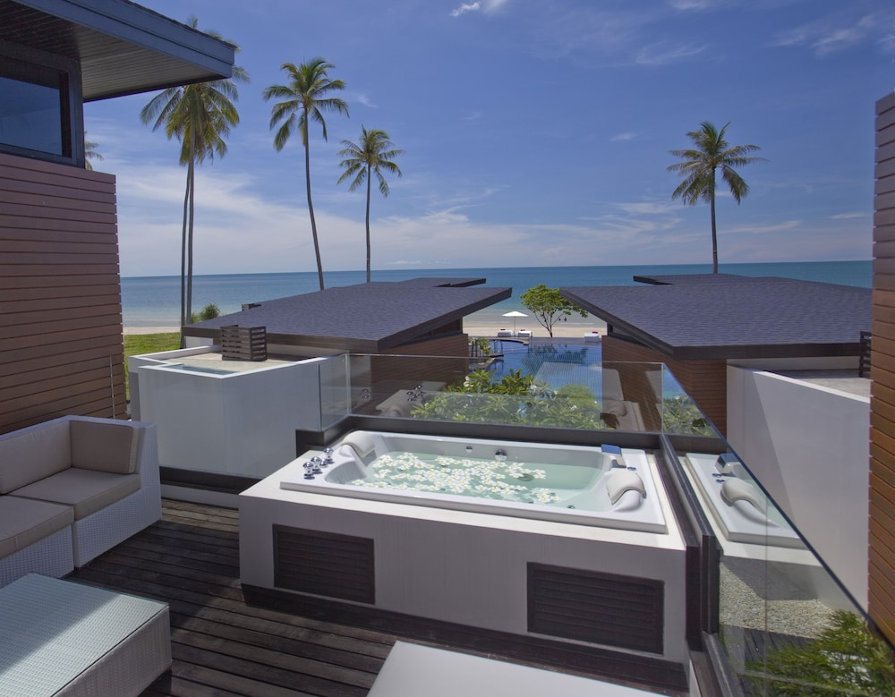 Aava Resort And Spa 11/66