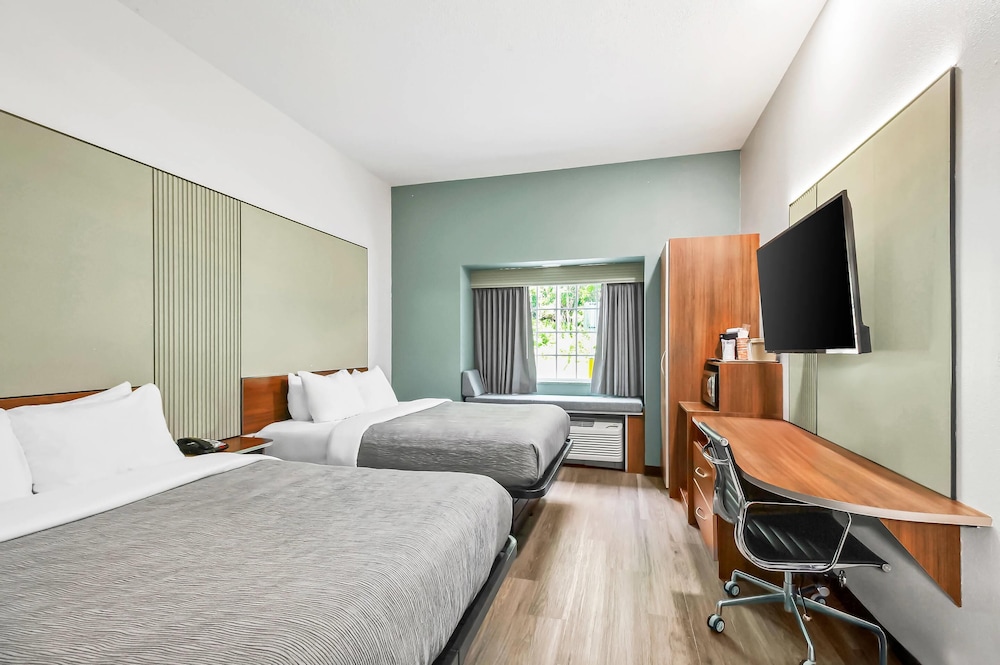 Standard, 2 Queen Beds