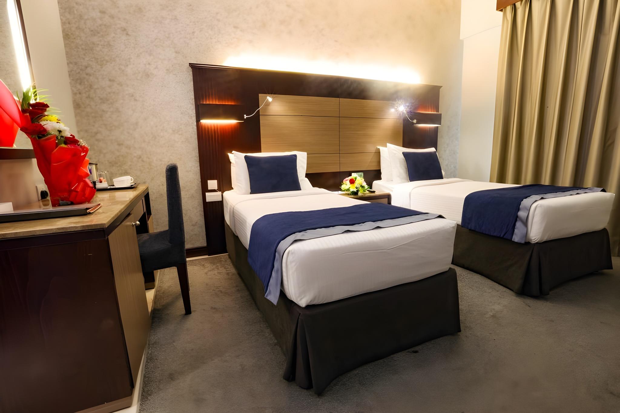 DELUXE ROOM