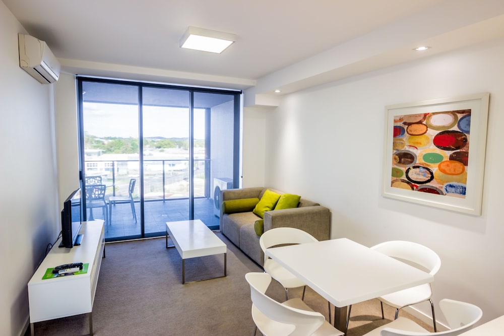 EASTWOOD APARTMENTS 33/46