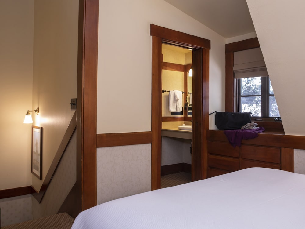UCLA Lake Arrowhead Lodge 9/50