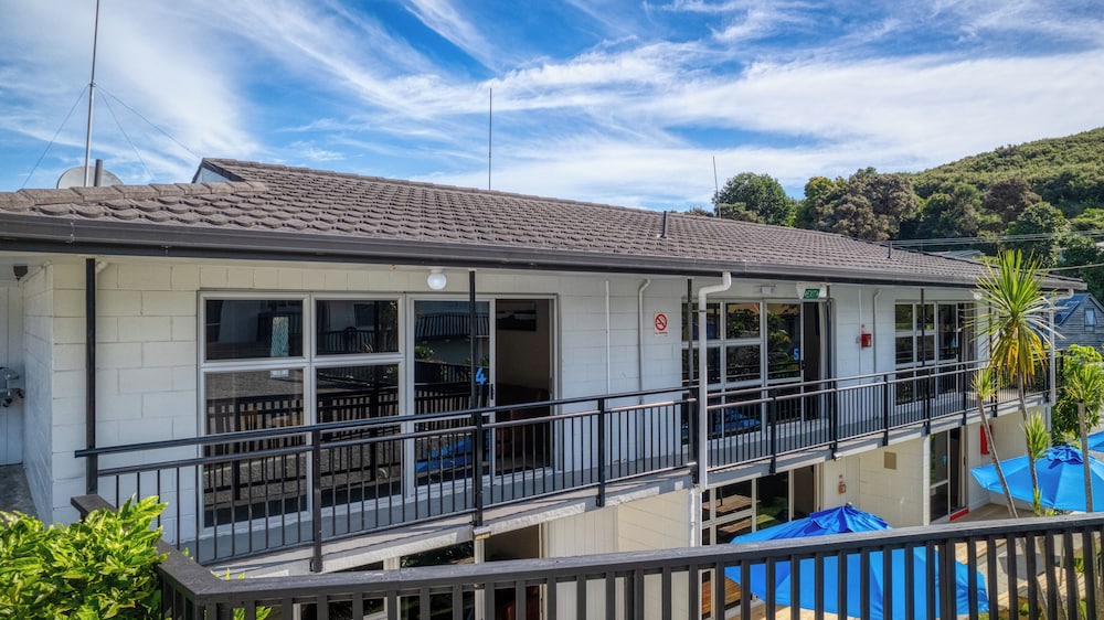 The Captains Motel 2/61