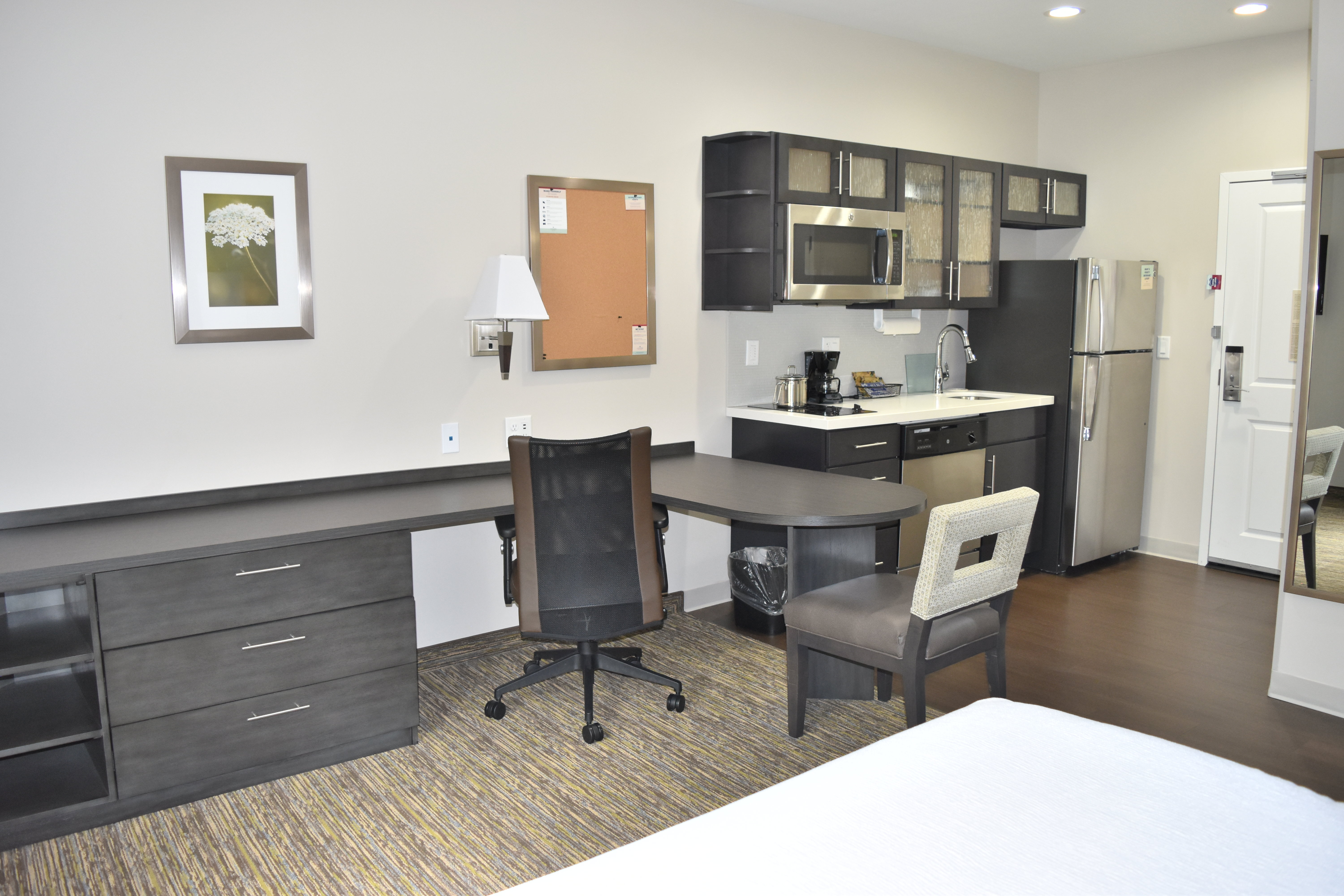 CANDLEWOOD SUITES KANSAS CITY - INDEPENDENCE 40/63