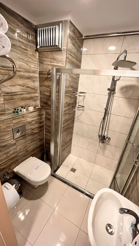 Simal Hotel 47/50
